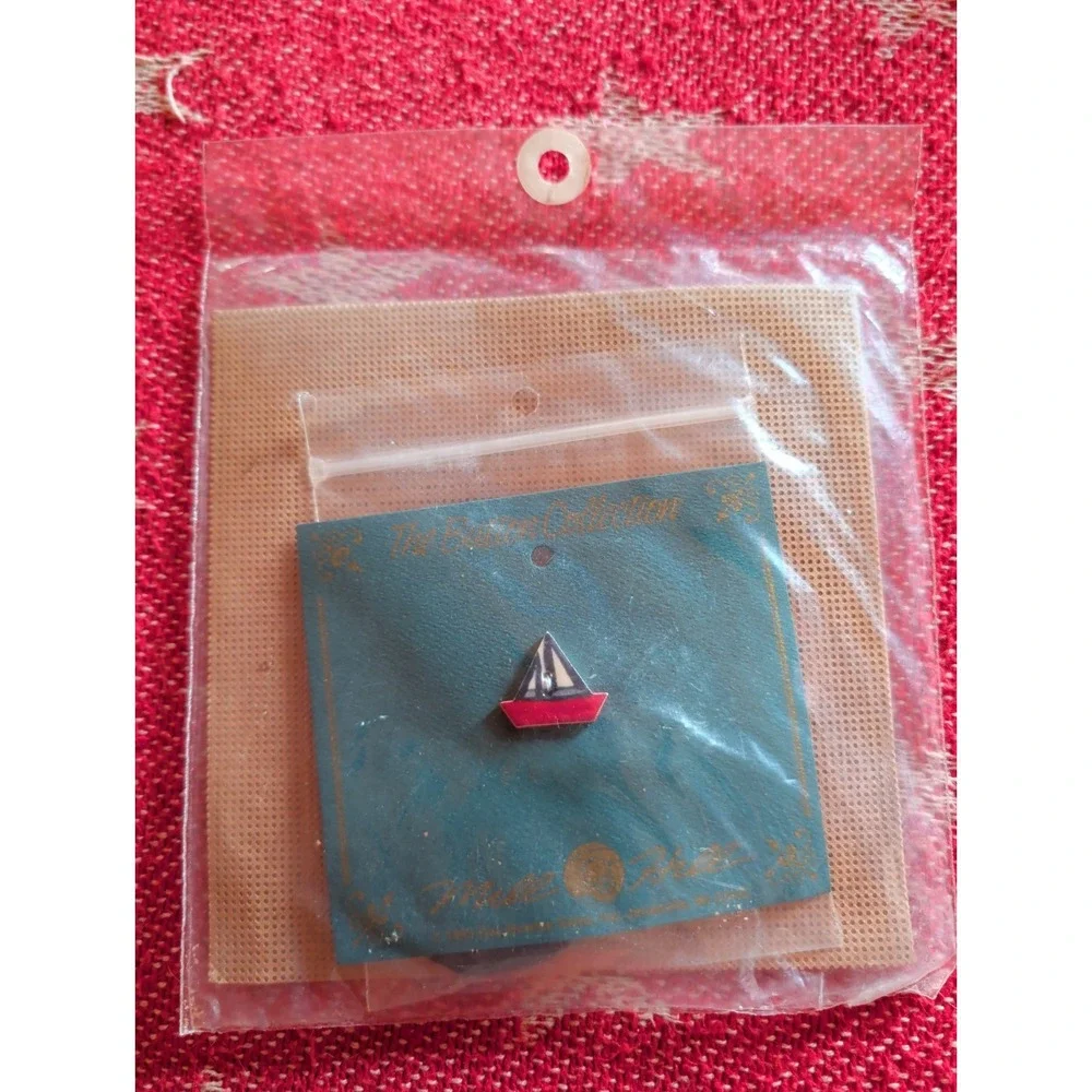New Vintage Counted Cross Stitch Kit Mill Hill Beaded Sailboat Quilt MHCB14 Kit